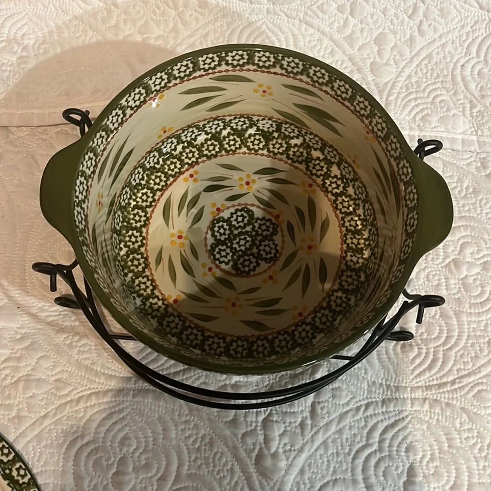 Temptations Old World 2 quart dish with‎ box